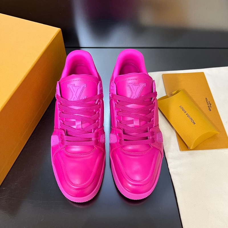 l**is V*t*n sneakers